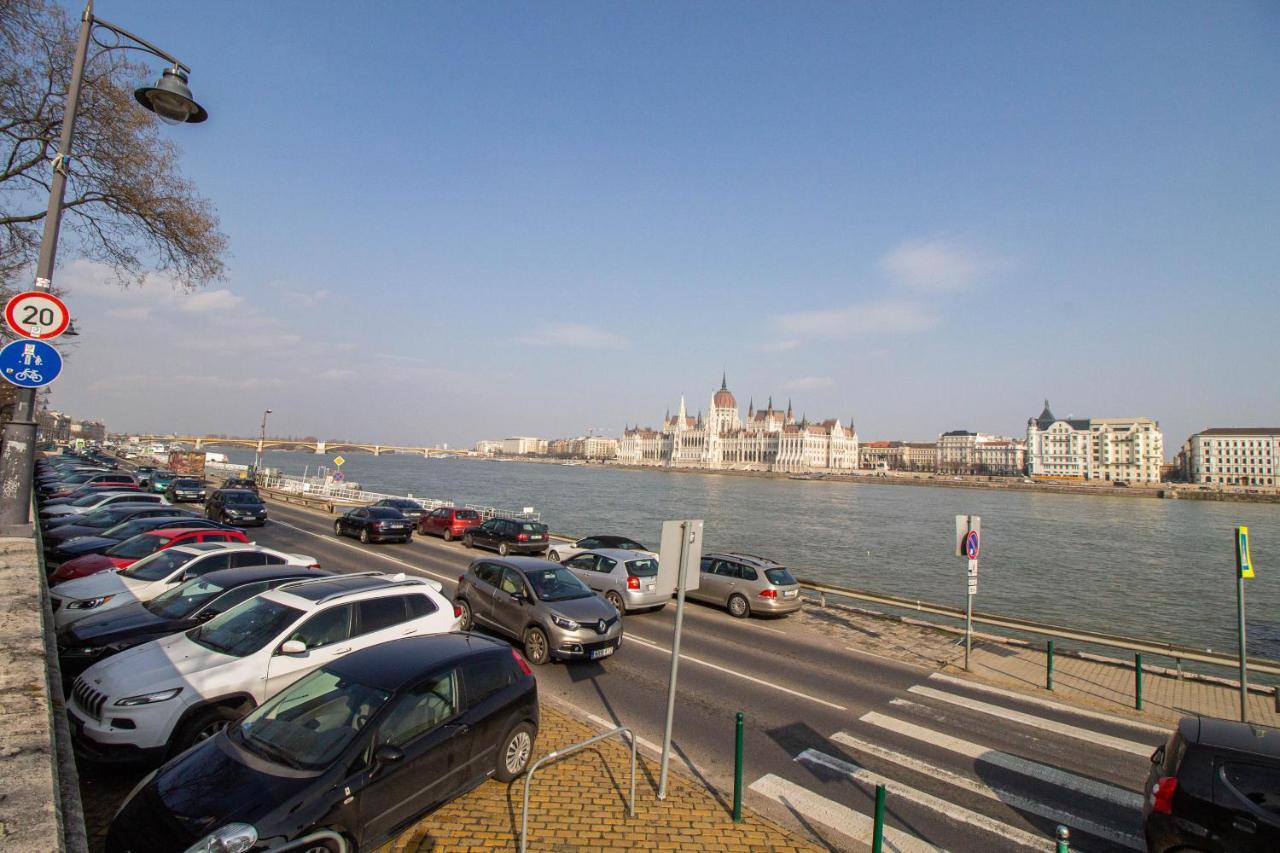 The River Budapest Exterior photo