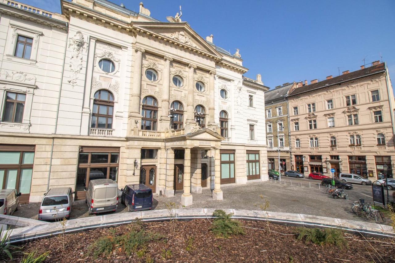 The River Budapest Exterior photo