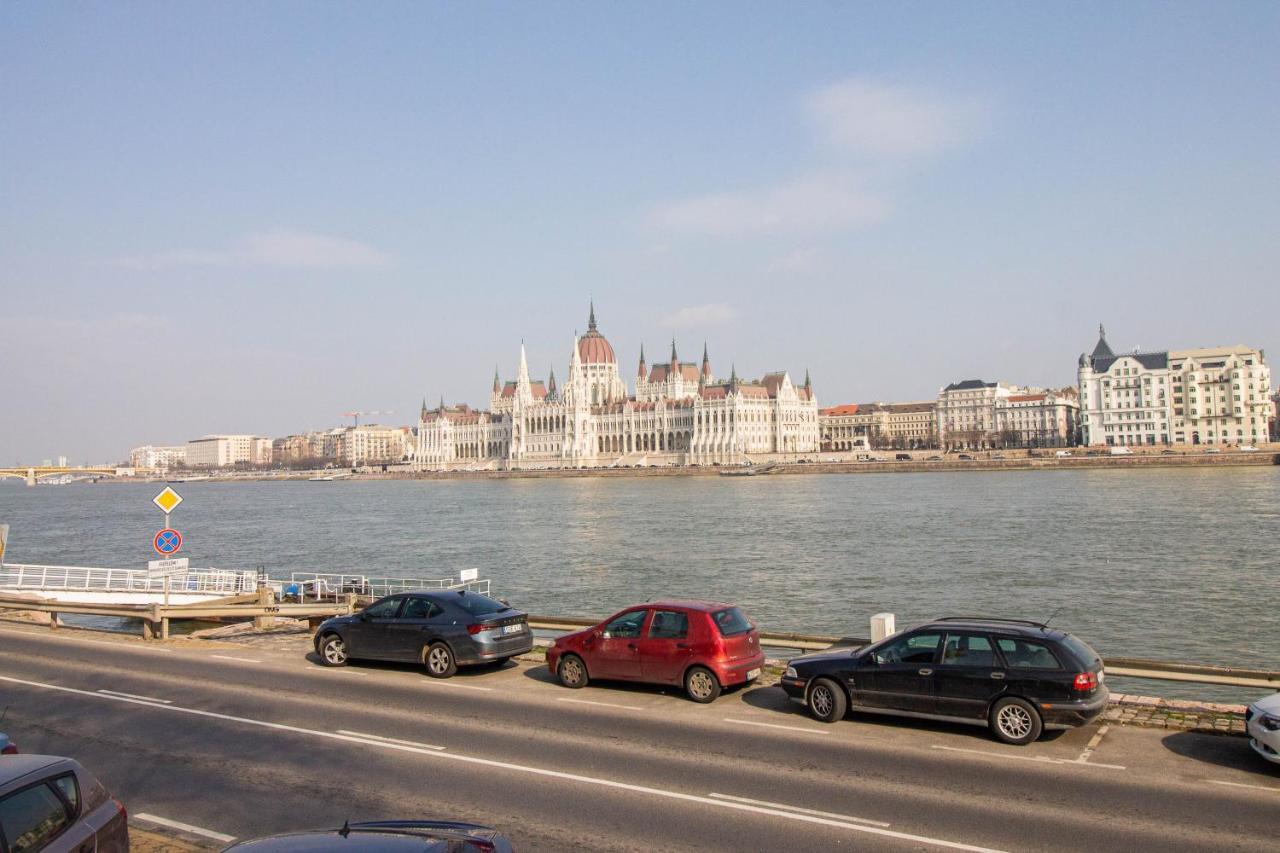The River Budapest Exterior photo